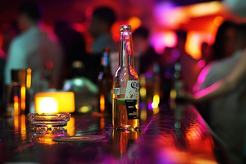 Изображение Продажа алкоголя в баре без лицензии