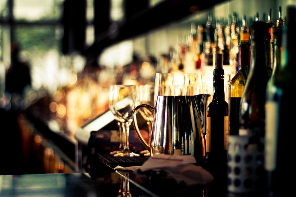 Картинка Продажа алкоголя в баре без лицензии