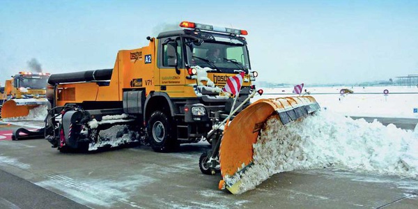 Фото Заведено уголовное дело на водителя снегоуборщика, засыпавшего снегом девочку Картинка Заведено уголовное дело на водителя снегоуборщика, засыпавшего снегом девочку
