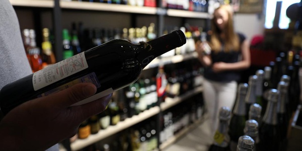 Фото Выдача лицензии на розничную продажу алкогольной продукции Картинка Выдача лицензии на розничную продажу алкогольной продукции