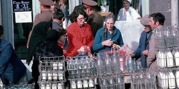 Фото Россияне снова будут сдавать бутылки Картинка Россияне снова будут сдавать бутылки