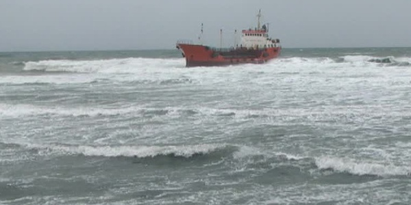 Картинка Крушение танкера «Надежда» у берегов Сахалина объявлено уголовным преступлением