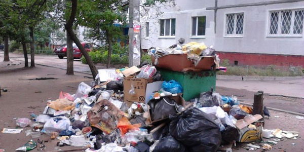 Картинка На Челябинской улице воинскую часть завалили строительным мусором