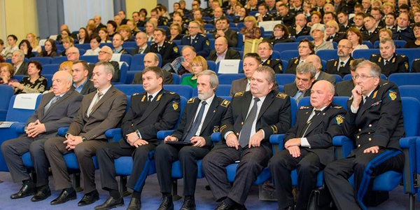 Фото Ростехнадзор планирует привязать предельный уровень зарплаты руководителей к доходам рядовых работников Картинка Ростехнадзор планирует привязать предельный уровень зарплаты руководителей к доходам рядовых работников