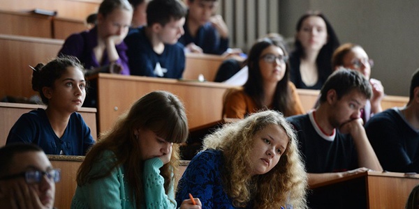 В России снова вводится программа целевого обучения студентов за счет государственных средств
